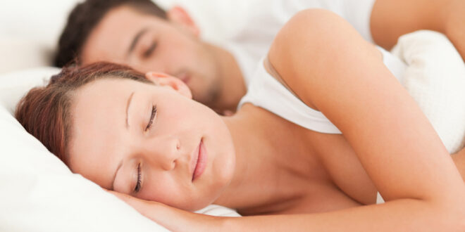 partneriniz ile sarılarak uyumanın faydaları